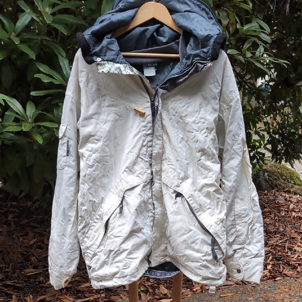Ride Snowboards Large Snowboarding Ski Jacket Zipper On Hood